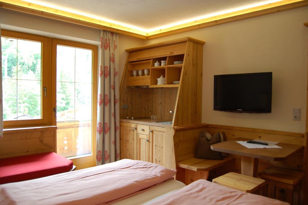 Hotel Schweizerhof 3*